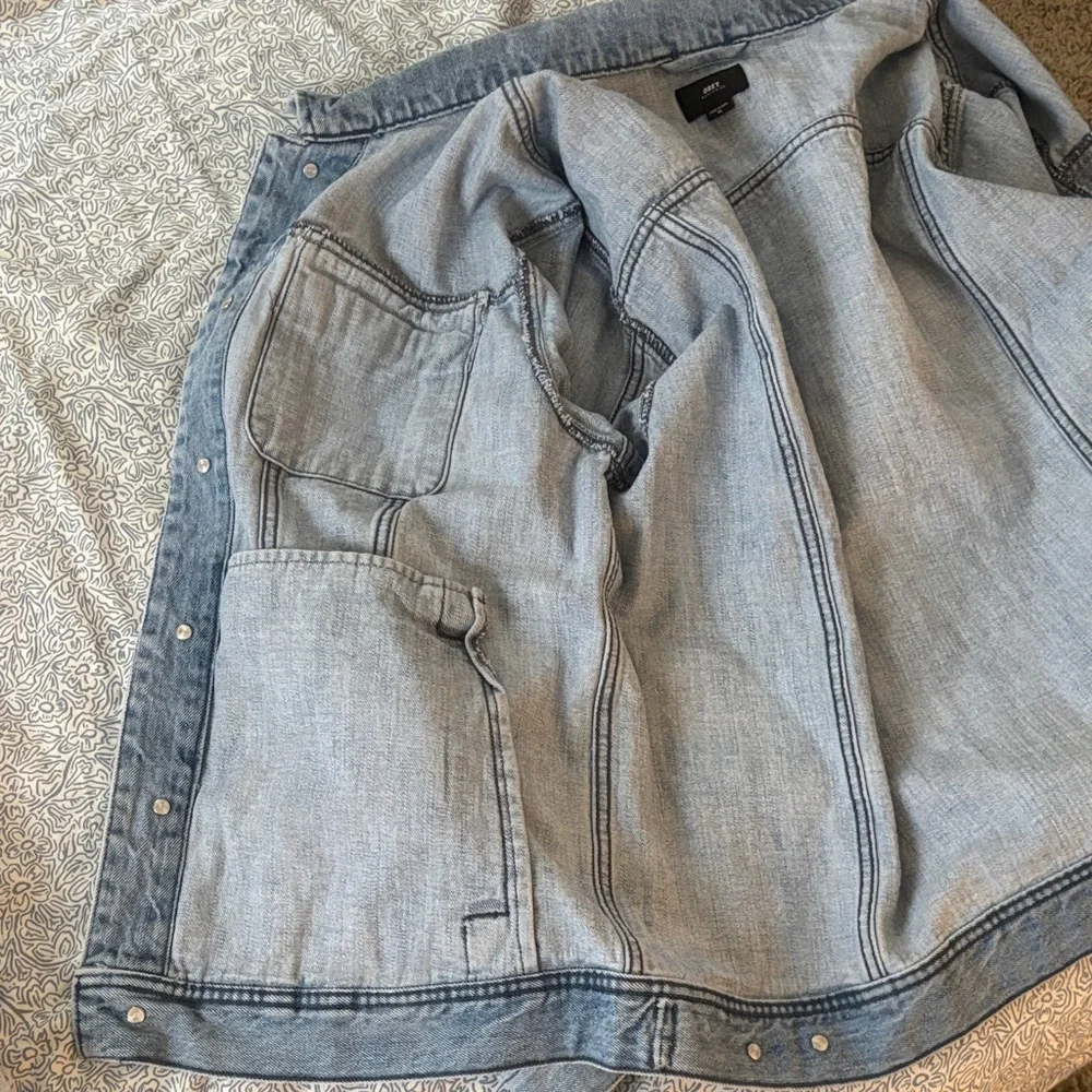 Obey Worldwide Jean Jacket Light Blue Denim Fist Earth Shatter Graphic Black XL - Picture 9 of 16
